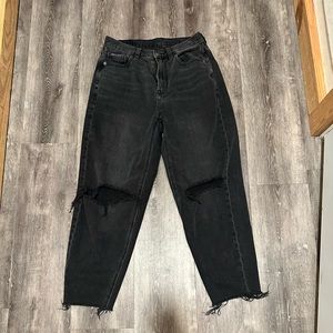 American Eagle Ripped Mom Jeans, black, size 0 X-Short